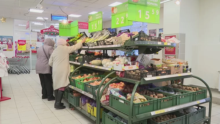 В Татарстане за неделю подешевели колбаса, яйца и помидоры