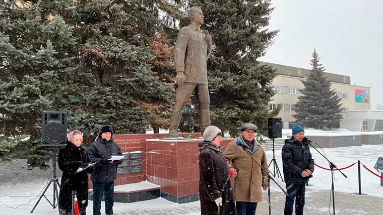 В Нижнекамске прошли памятные мероприятия по случаю дня рождения поэта-героя Мусы Джалиля
