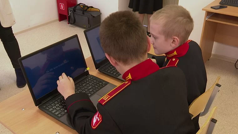Нижнекамский кадетский корпус получил 40 новых мощных ноутбуков
