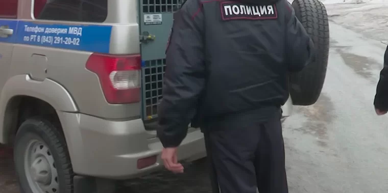 В Нижнекамске задержали молодую девушку, которая забирала деньги у жертв мошенников