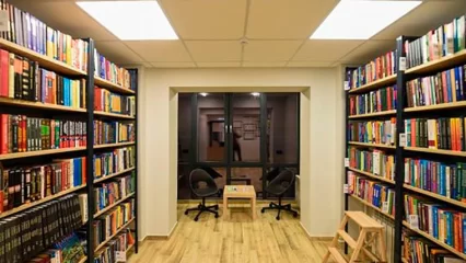 Губительная для книг влажность: в Нижнекамске отремонтируют участок трубопровода рядом с библиотекой - НТР 24