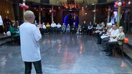 «Каждый год я бреюсь наголо»: в Нижнекамске прошла встреча онкобольных детей и их родителей - НТР 24