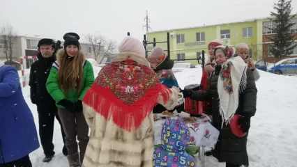 В нижнекамском поселке Строителей прошла Масленица