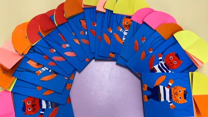 Ученики начальных классов из Нижнекамска начали изготавливать открытки на 23 февраля - НТР 24