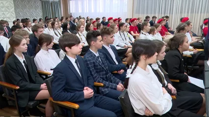 В Нижнекамске прошёл необычный урок с мэром города в роли учителя