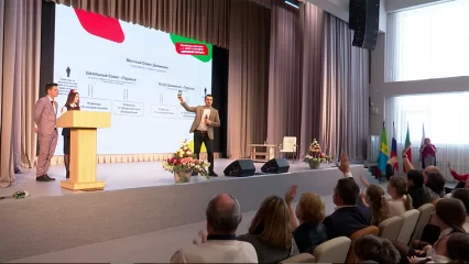 В Нижнекамске с учащимися пообщался руководитель республиканского отделения «Движения первых» - НТР 24