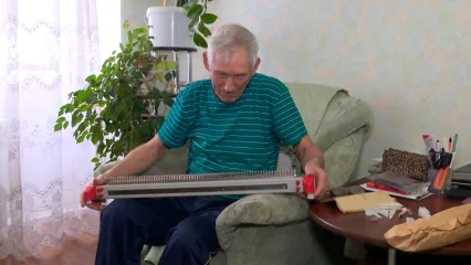 Нижнекамцы отдают новый вязальный станок желающим изготавливать носки для солдат - НТР 24