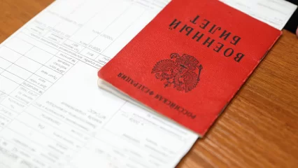Житель Нижнекамска через суд пытается получить военный билет вместо «справки уклониста»