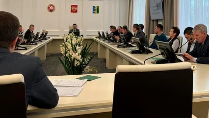 В Нижнекамске прошло обсуждение по замене теплотрассы, ведущей в социально значимые объекты района - НТР 24