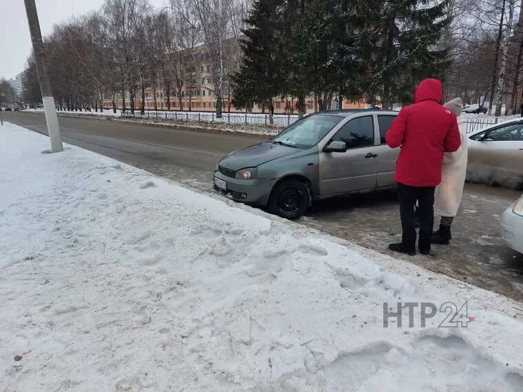 В Нижнекамске напротив торгового центра на пр. Химиков сбили пешехода