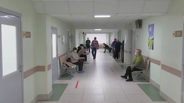 В Нижнекамске ЦРМБ будет работать 8 марта для температурящих пациентов