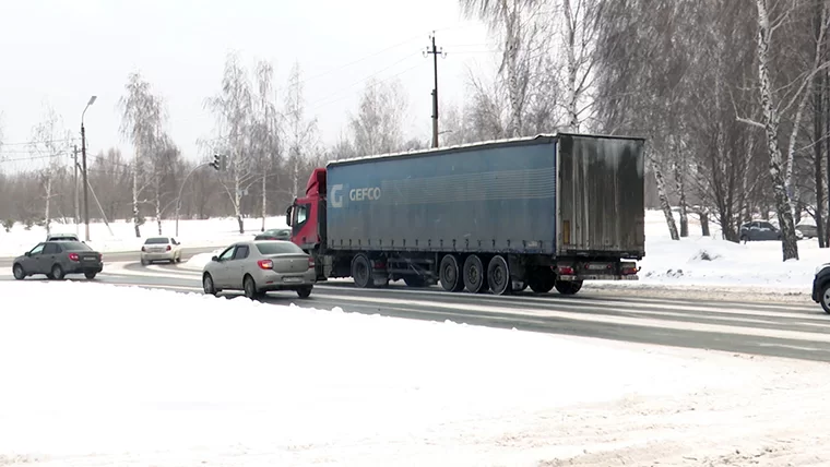 Стройматериалы, продукты и одежда: Нижнекамск отправил в Лисичанск фуру с 5 тоннами гуманитарного груза