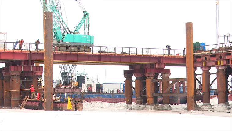 На месте строительства моста через Каму из-за скопления льда планируют произвести подрывные работы
