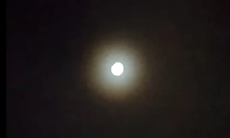 В Нижнекамске сняли на видео лунное гало