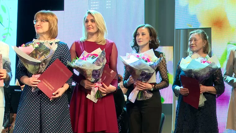 Более 30 выдающихся женщин Нижнекамска получили награды на концерте в преддверии 8 Марта
