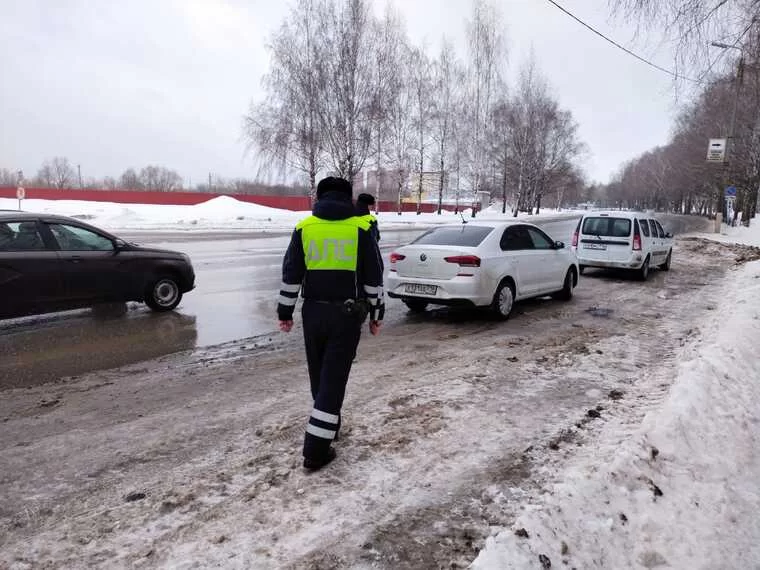 В Нижнекамске и районе за два месяца 240 водителей получили штрафы за выезд на «встречку»