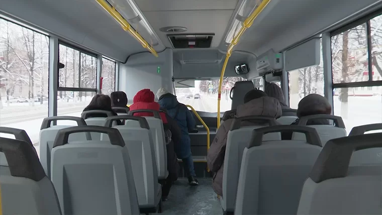 Нижнекамка заметила, что некоторые горожане катаются на автобусах бесплатно