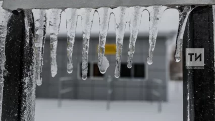 Татарстанцам напомнили о правилах безопасности при сходе снега с крыш - НТР 24