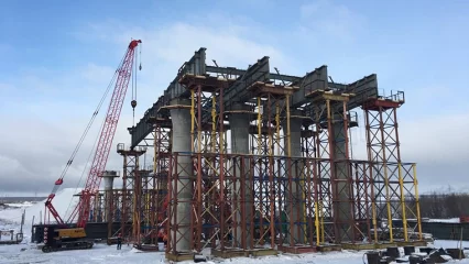 На обходе Нижнекамска и Набережных Челнов начался монтаж пролетного строения моста через реку Авлашка - НТР 24