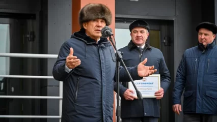 Минниханов принял участие в заселении соципотечного дома для педагогов - НТР 24