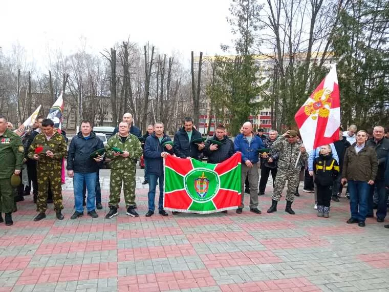 В Нижнекамске прошёл митинг, посвящённый Дню образования внутренних войск МВД России