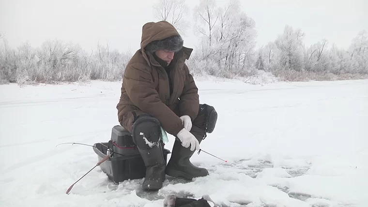 В МЧС РТ призвали рыбаков не выходить на весенний лед