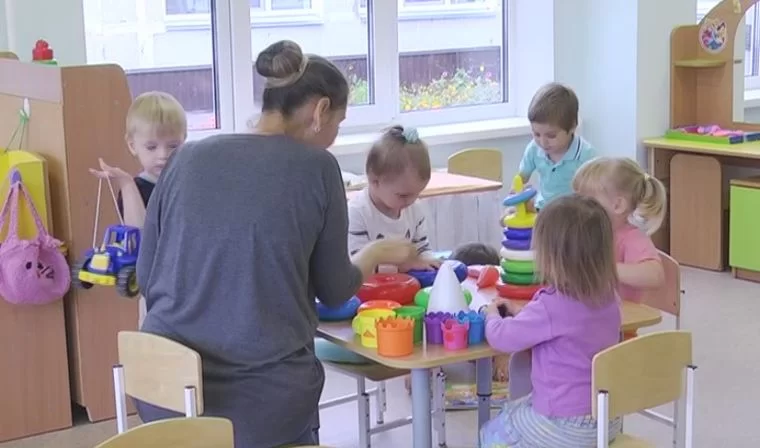В детсадах Татарстана за 4 года снизилось число педагогов