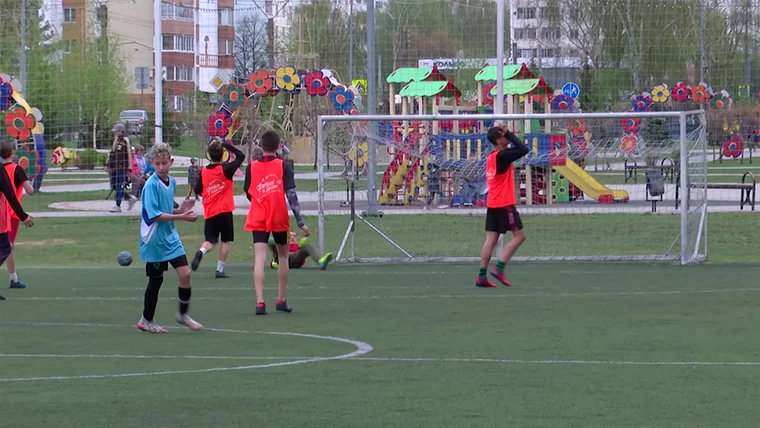 В Нижнекамске проходит старейший городской турнир «Кожаный мяч»