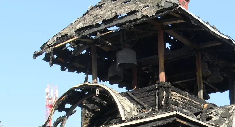 Названа возможная причина пожара в колокольне нижнекамского храма