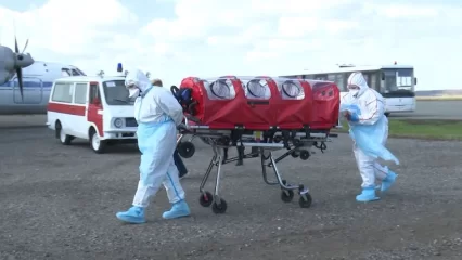 В нижнекамском аэропорту провели учения на случай прибытия самолета с больным холерой