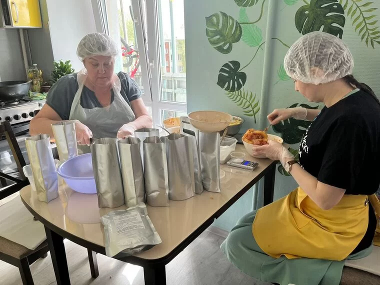 Нижнекамские волонтёры отправят участникам СВО готовые блюда в пакетах