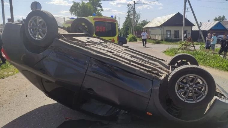 В Татарстане ребенок в перевернувшейся машине спасся благодаря ремню безопасности