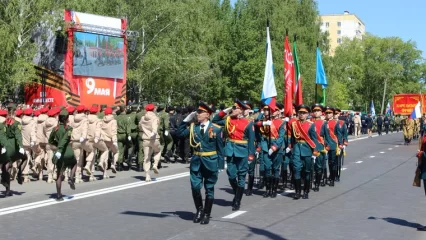 Ветераны остаются в строю - фоторепортаж с Дня Победы в Нижнекамске 9 мая 2023 года