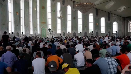 Нижнекамские мусульмане молятся Всевышнему о дожде - НТР 24