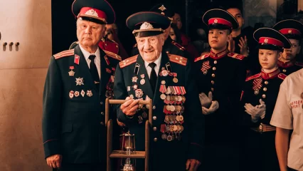 В Казани участнику Великой Отечественной войны передали «Огонь памяти»