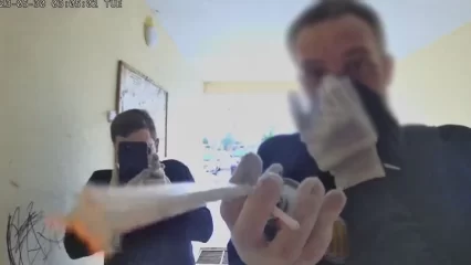 В Нижнекамске вандалы испортили монтажной пеной «умные» домофоны целого дома - НТР 24