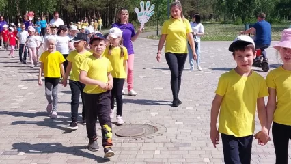 1000 шагов к здоровью: в городском парке Нижнекамска для дошколят устроили оздоровительную акцию