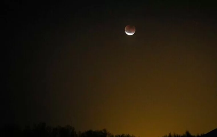 Жители Татарстана смогут наблюдать мрачную Луну