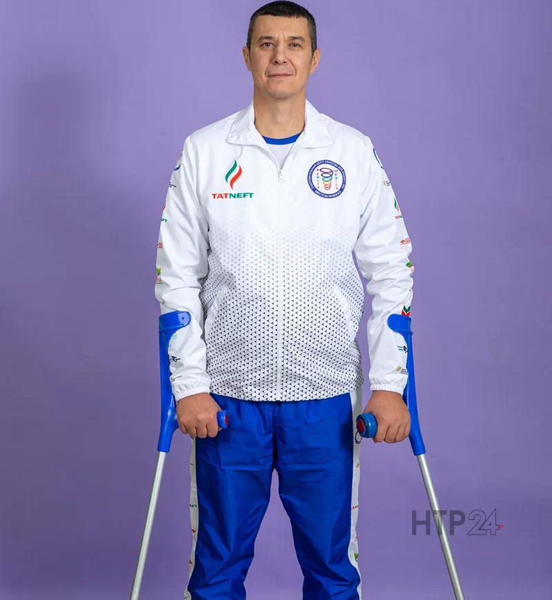 16 лет назад Марат Ильясов попал в аварию, в результате которой его полностью парализовало