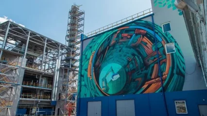 На «Нижнекамскнефтехиме» появился мурал на тему производства каучуков - НТР 24
