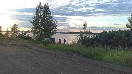 В Нижнекамске на берегу Камы заметили людей с шаманскими бубнами - НТР 24