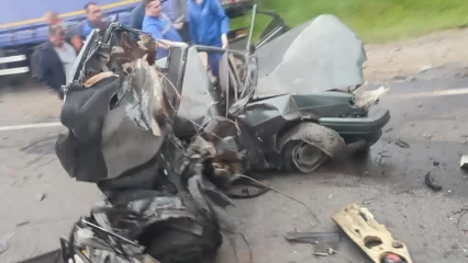 В Нижнекамске на Соболеково произошла страшная авария с участием трёх автомобилей