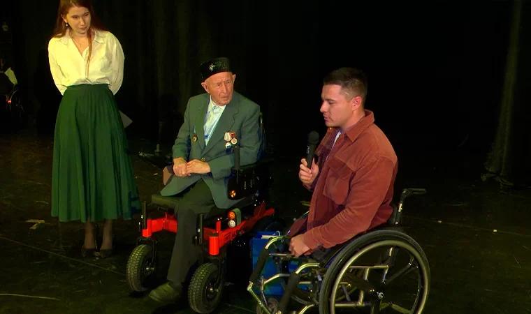 Блогер-миллионник подарил 85-летнему дедушке из Нижнекамска инвалидную коляску на электроприводе