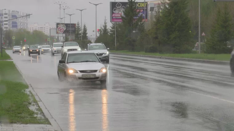 На Татарстан надвигаются ливни и шквалистый ветер, объявлено штормовое предупреждение