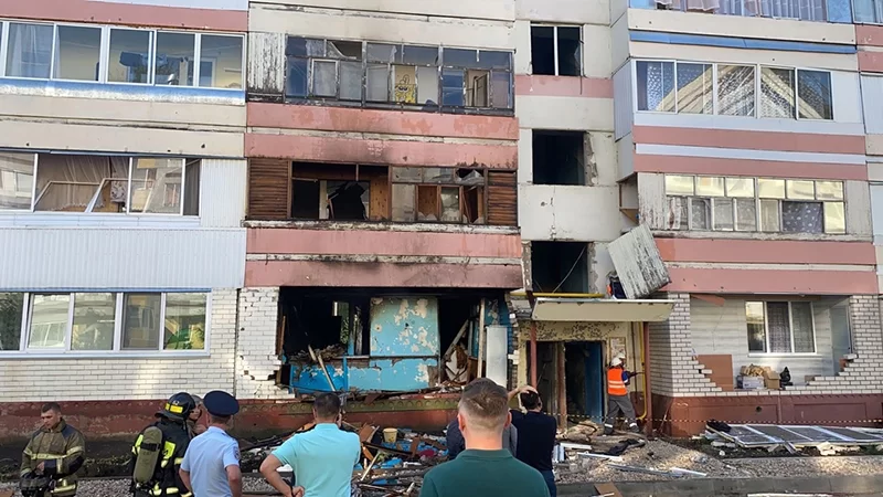 В доме на пр. Вахитова в Нижнекамске произошел хлопок - разрушена квартира