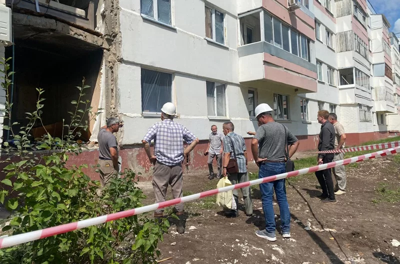Специалисты проводят экспертизу дома на пр. Вахитова, где произошел взрыв газа