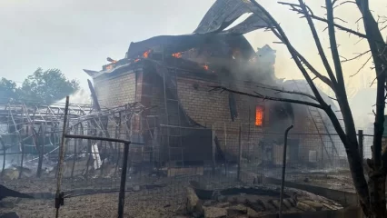 В Нижнекамском районе пожар уничтожил дом пенсионера, все его документы и банковские карты