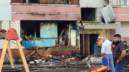 Пожарные спасли 9 человек во время возгорания в доме на пр. Вахитова в Нижнекамске - НТР 24