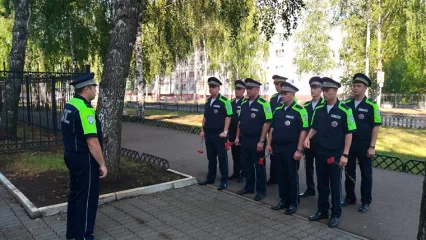Нижнекамские полицейские почтили память товарищей в День ГИБДД