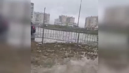 Улицы Нижнекамска затопило после мощного ливня - НТР 24